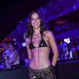 Bruna Marquezine chega deslumbrante à Sapucaí no último dia de carnaval