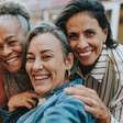 Felicidade vem depois dos 60? Por que idosos são mais felizes do que jovens no Brasil e no mundo, segundo pesquisa