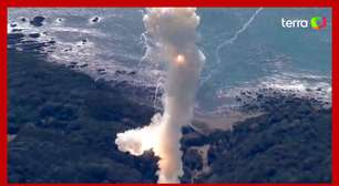 Foguete não tripulado japonês explode segundos após lançamento