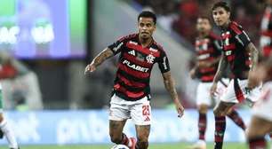 Flamengo trava investida do Atlético por Allan