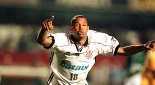 A declaração de Dinei sobre a situação atual do Corinthians: "eu fiquei muito"