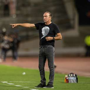 Cuca volta a cobrar donos do Atlético após empate com o Caracas: 'Investimento questionável'