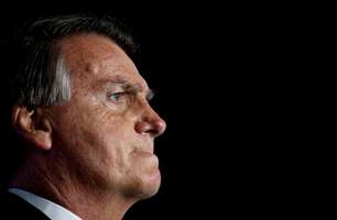 Bolsonaro diz em resposta a Moraes que não havia receio de prisão ao ir a embaixada